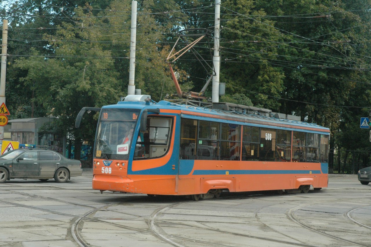 Сегодня на Разгуляе неизвестные обстреляли трамвай маршрута № 11