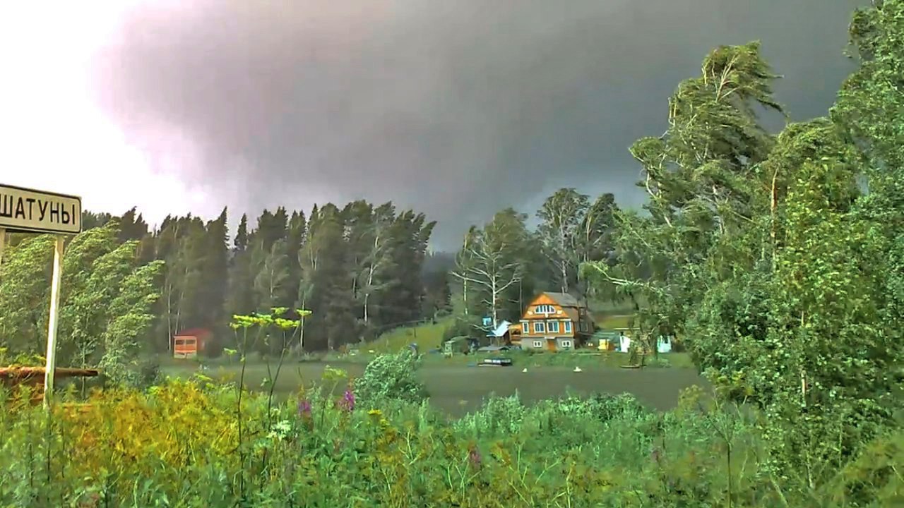 Очевидцы засняли смерч в Нытвенском районе Пермского края