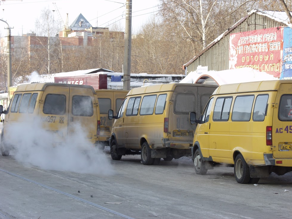 Движение маршруток в м/р Висим прекращено судебными приставами