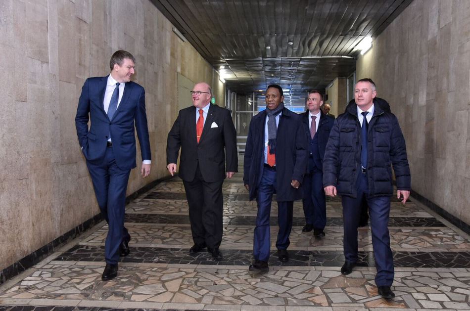 О, мяч! Ты – дворец!