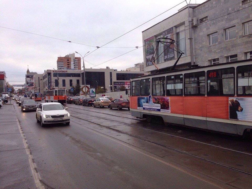 Из-за ДТП на улице Куйбышева парализовано движение трамваев