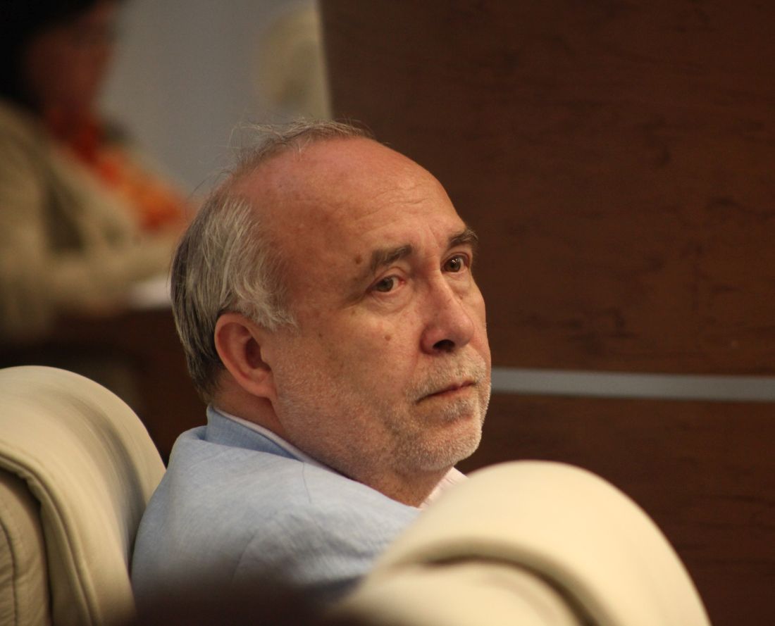 Взял под тролль правительство