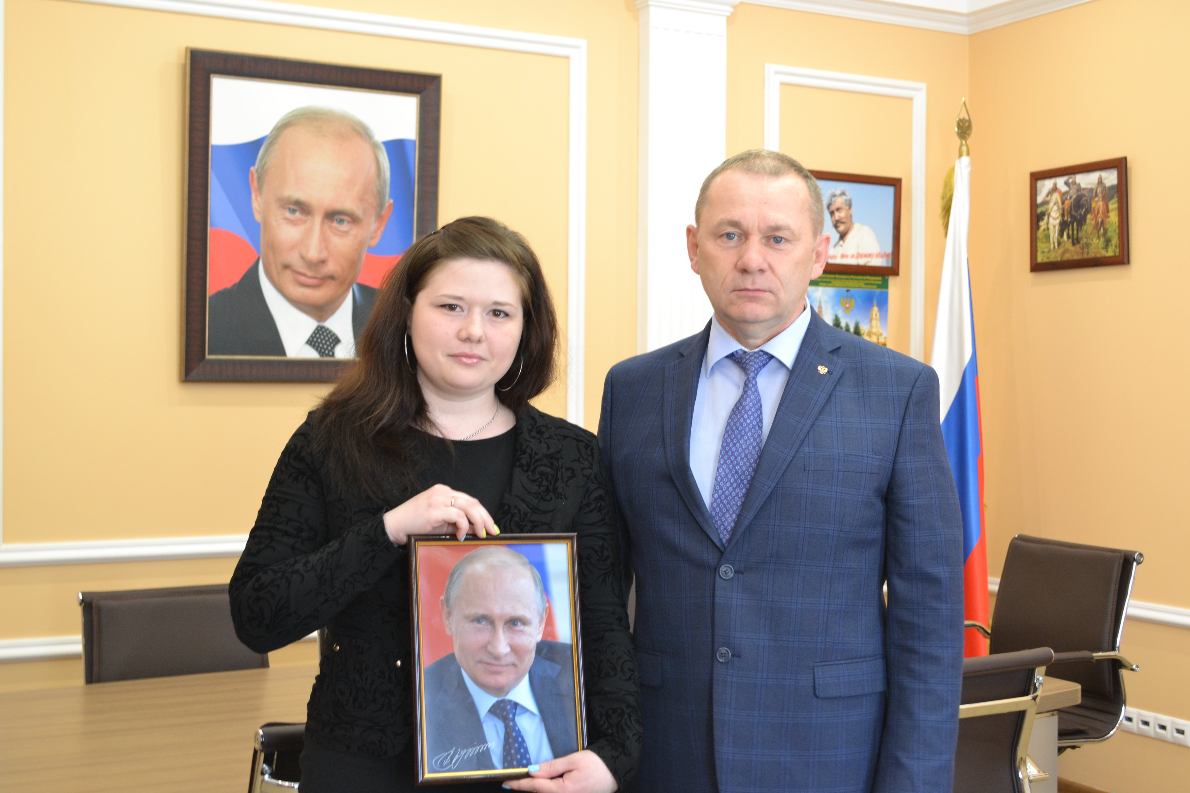 Пермячка получила в подарок портрет Путина с автографом