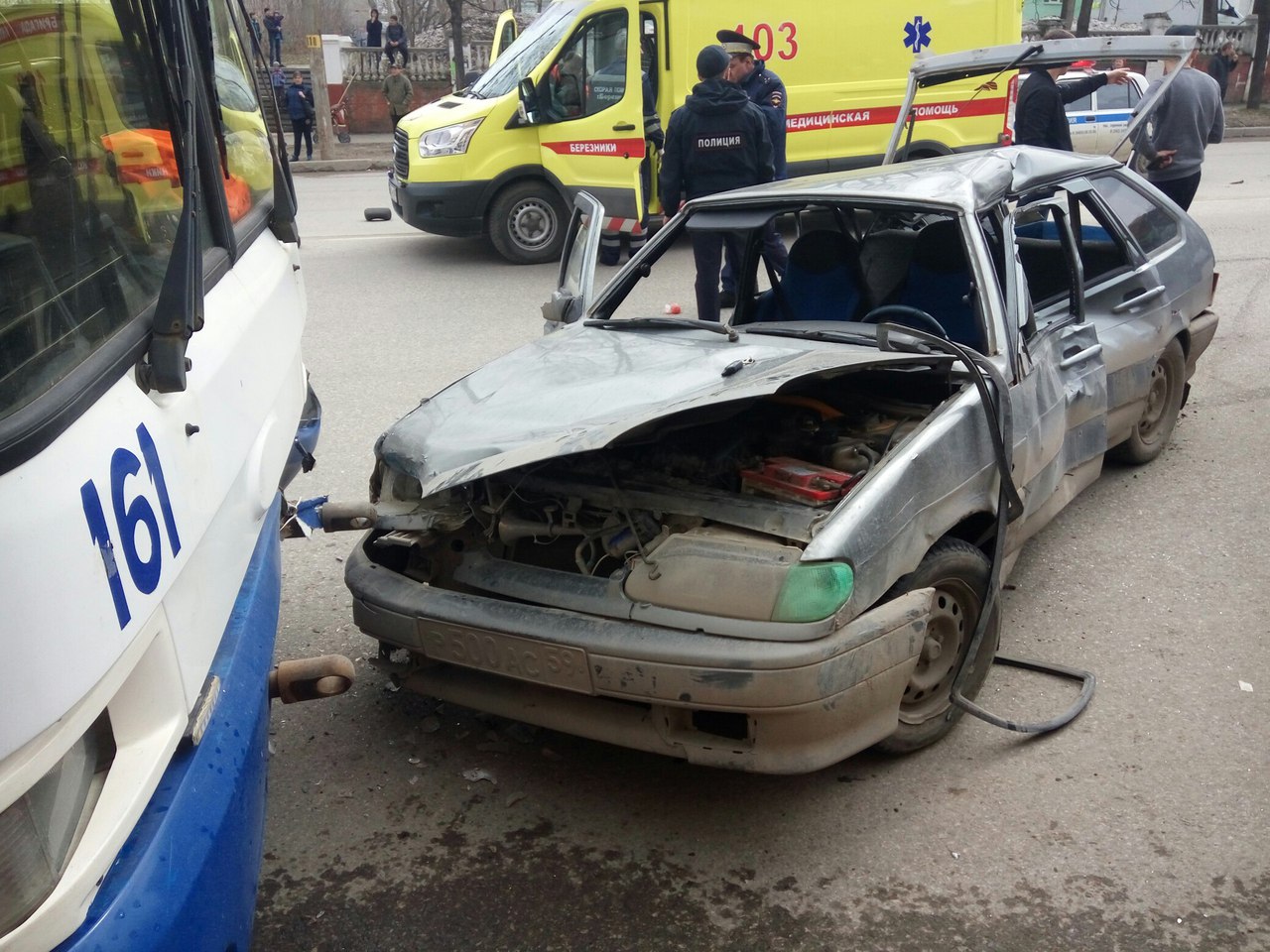 МВД: в Березниках 20-летний водитель ВАЗа насмерть сбил двух пешеходов