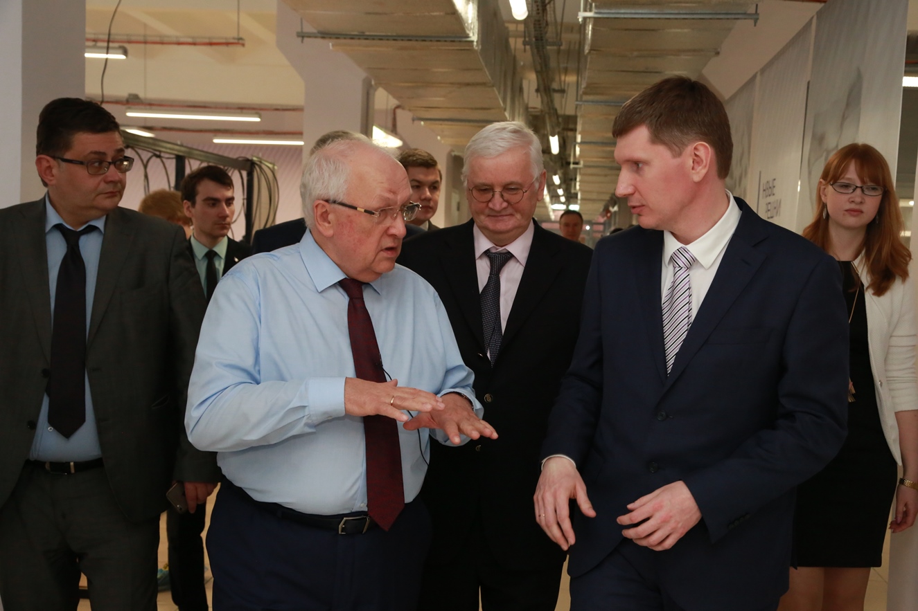 Помогать и развивать