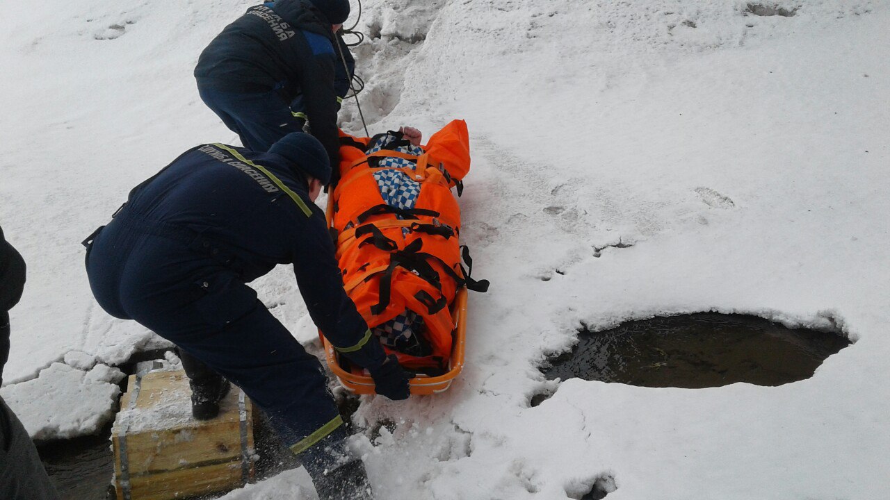 В Перми спасатели эвакуировали мужчину из-под железнодорожного моста