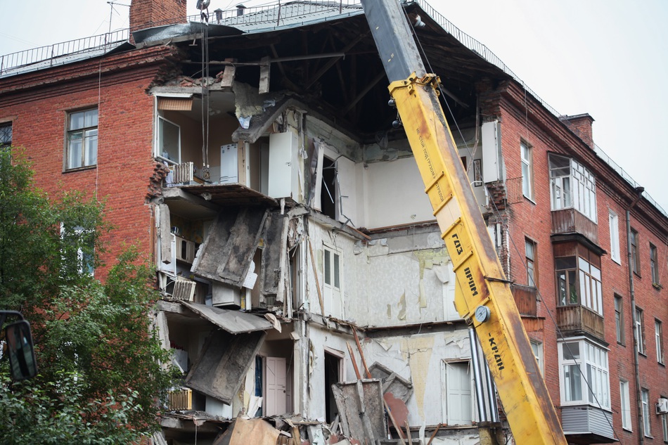 Рухнувшую часть дома на Куйбышева, 103 начали восстанавливать