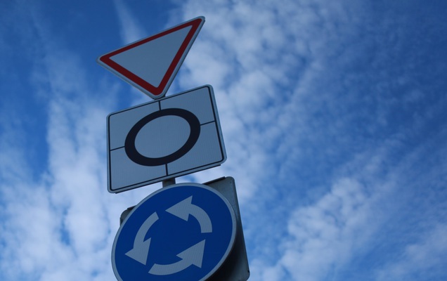 В Перми 35 тысяч дорожных знаков очистят от грязи после зимы