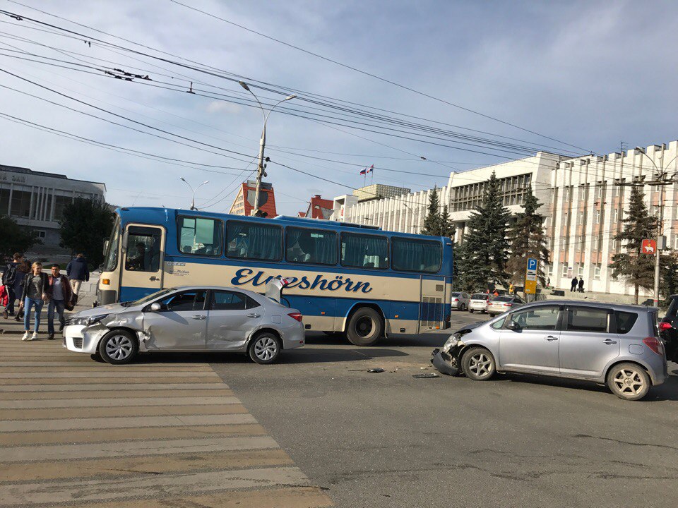 Снова пробки: ДТП на перекрестке Ленина-Куйбышева в центре Перми