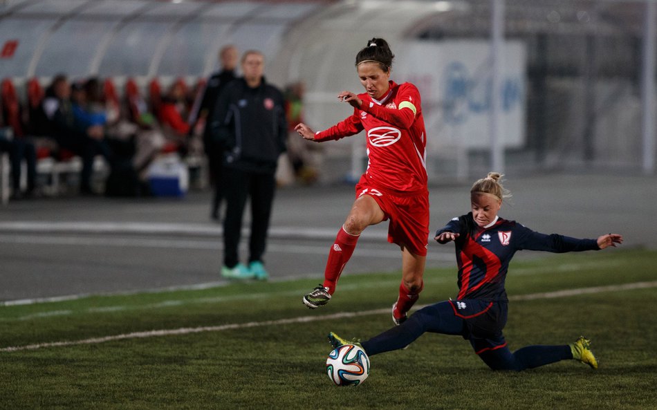 Если девушка любит футбол