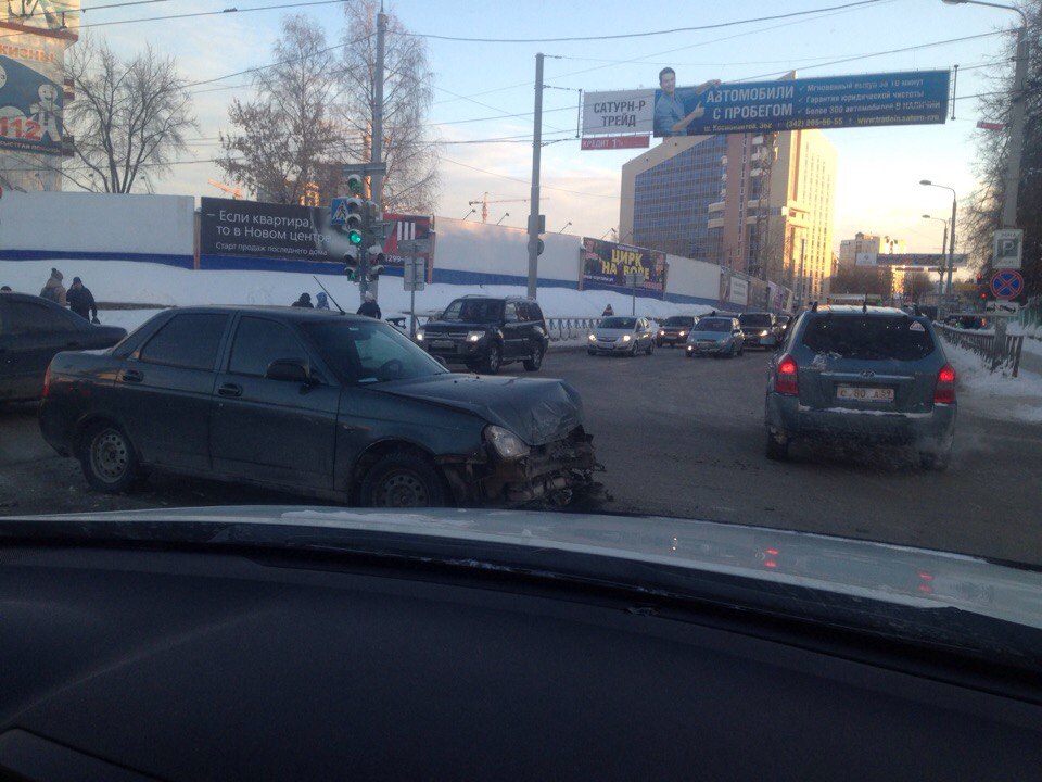 В Перми из-за ДТП с участием автобуса образовалась серьезная пробка