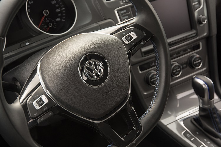 Пермякам повезло дважды. В Перми прошло тест-драйв-шоу Volkswagen Driving Experience