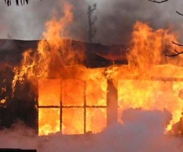Дети не пострадали при пожаре в частном доме в Перми