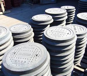 «НОВОГОР-Прикамье» полагает, что проблему с канализационными люками не решить, пока их принимают как металлолом