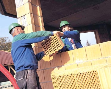 В Пермском крае мужчину раздавила кирпичная стена