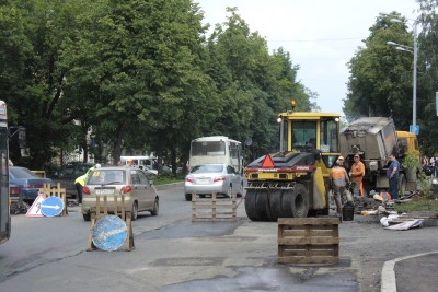 Дорожные работы на улице Луначарского продолжаются