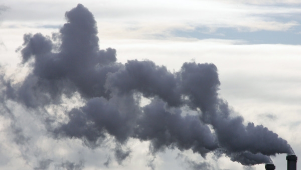Объем выбросов загрязняющих веществ в атмосферу в первом полугодии 2011 года вырос на 14,9% по сравнению с аналогичным периодом 2010 года