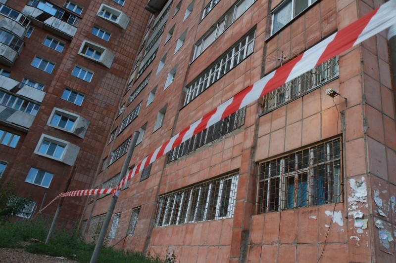 Жильцы дома по Революции 3/2 вернутся в свои квартиры к концу октября

