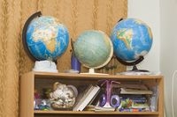 Геннадий Тушнолобов подписал постановление о школьной форме