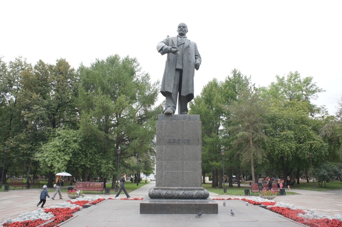 Памятник Ленину в Перми помоют до конца апреля
