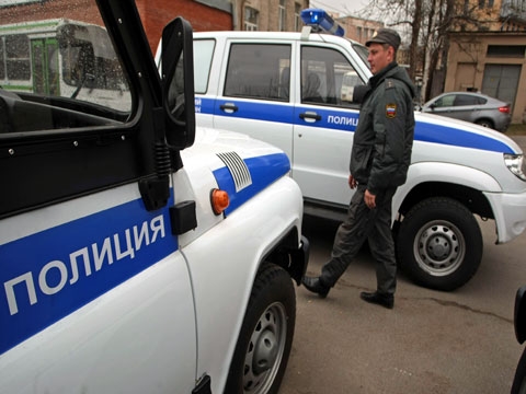 Жители квартала № 845 пожаловались на несанкционированную автостоянку полицейских в Перми