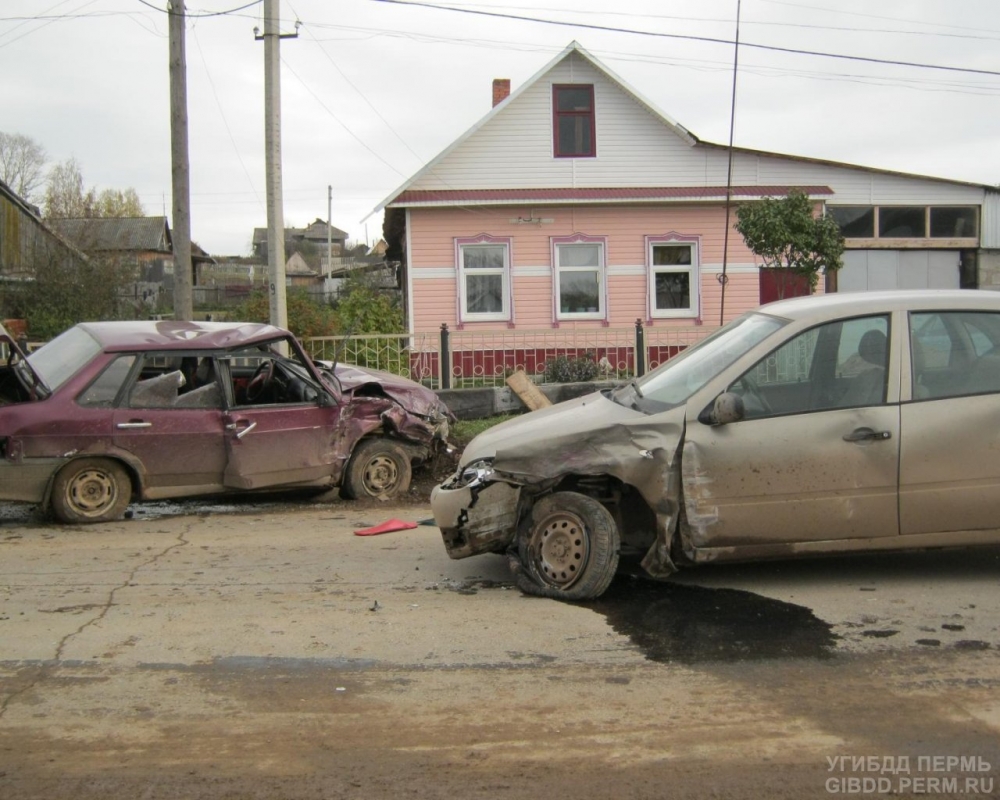 В Перми в 2012 году в ДТП погибло 93 человека, пострадало более 860. Статистика аварий