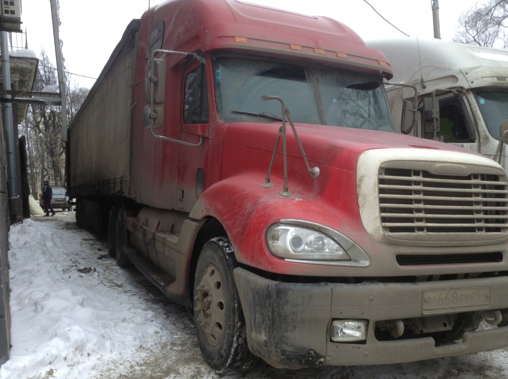 В Пермском оперном театре идет погрузка декораций - ФОТОФАКТ