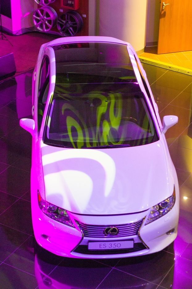 Сразу два события в Автоцентре Лексус-Пермь: выставка Lexus Hybrid Art и презентация премиум-седана нового поколения Lexus ES
