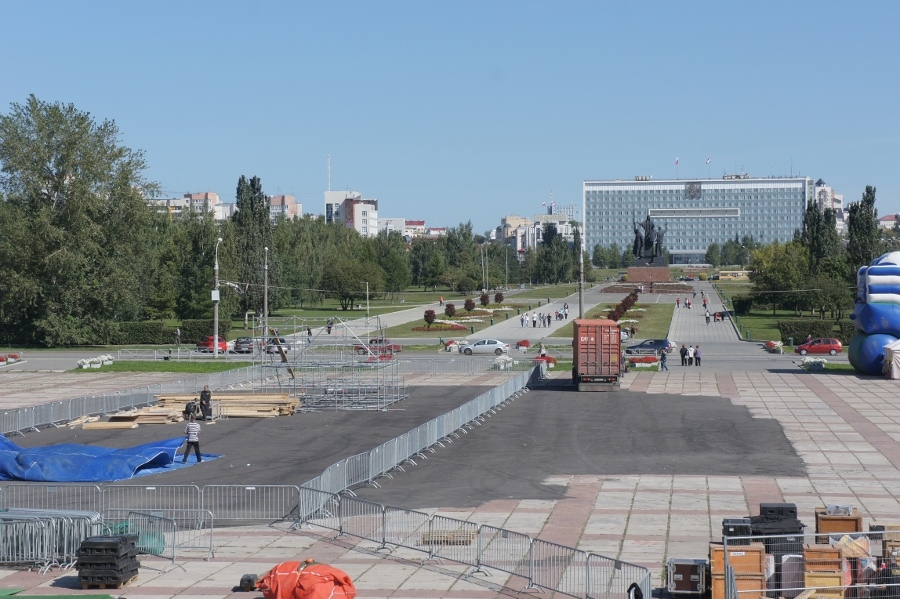 Из проекта реконструкции площади перед Театром-Театром исчезнет стена и финский гранит