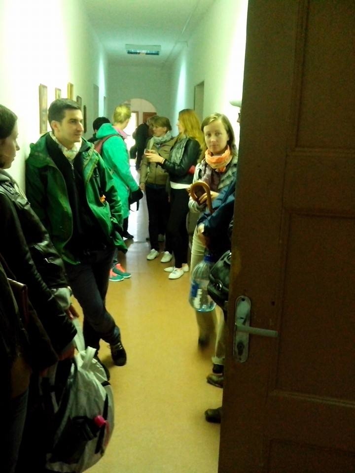 Силовики прервали экскурсию зарубежных историков в Перми-36