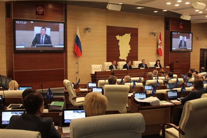 Валерий Сухих представил видеоотчет о реконструкции зала заседаний краевого парламента