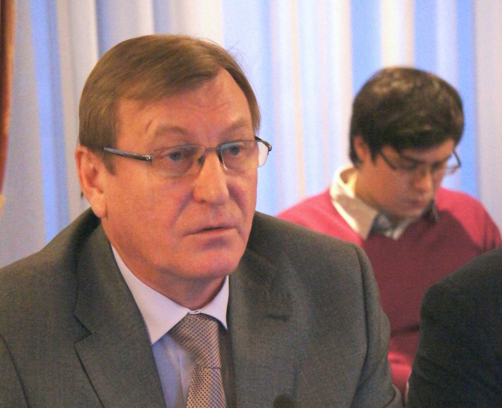 Геннадий Тушнолобов пожаловался на заседании ЗС на депутата-промышленника