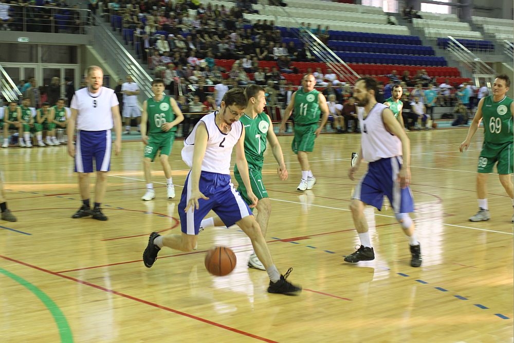 Пермские бизнесмены обыграли городскую думу в баскетбол