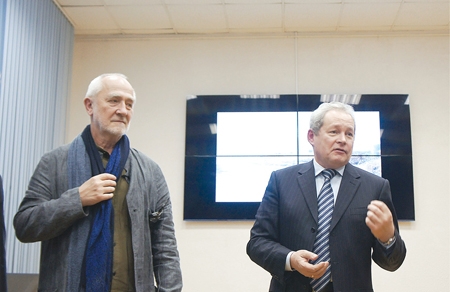 Корабль с картинами