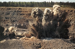 Взрывные работы на Чумкасском месторождении гипсов не представляют опасности для «Демидково»