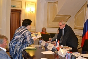 На личном приеме граждан Виктором Басаргиным обсуждались проблемы предоставления земель многодетным семьям и безнадзорных животных