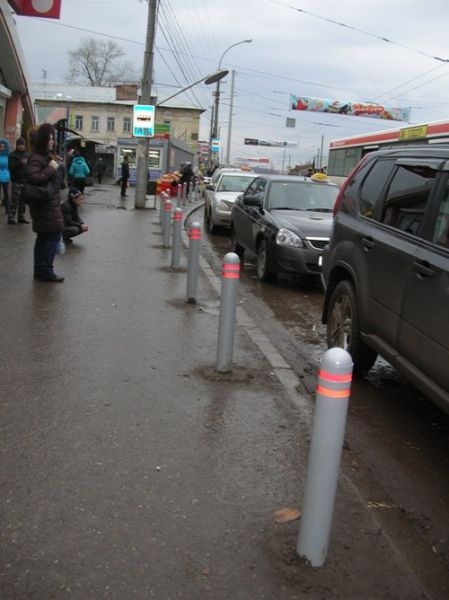 На пермских улицах появятся парковочные столбики и бетонные полусферы