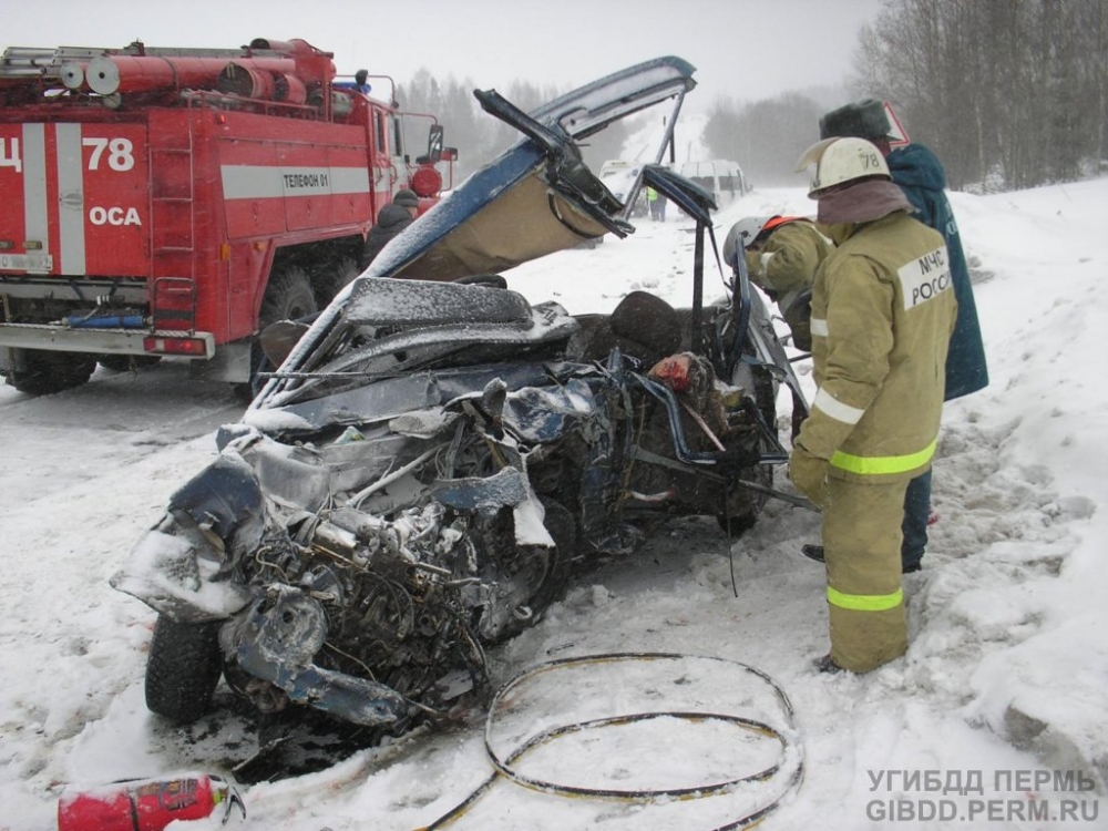 В Пермском крае в ДТП с участием трех машин погибло три человека