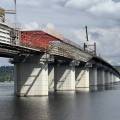 Мост на домкратах. Чусовской мост готовят к подъему и усилению конструкций